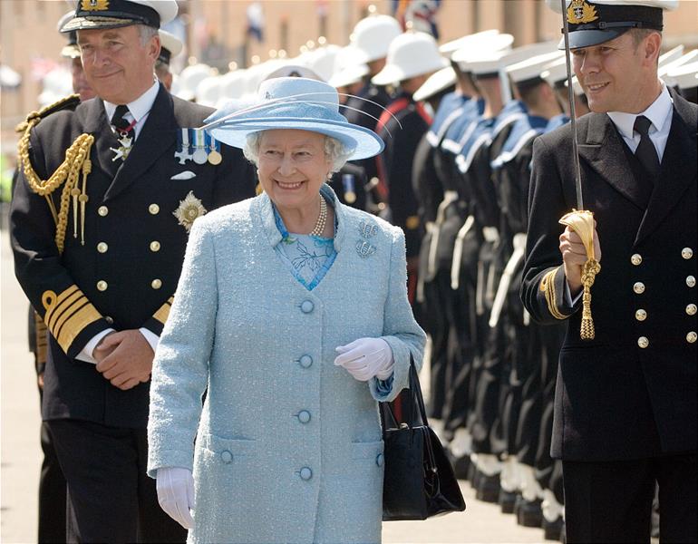 HM Queen arrived at HMS Victory today to inspect a Royal Guard comprised of Royal Navy and Royal Marine personel prior to embarking on HMS Endurance for the Royal Fleet Review in the Solent. Her Majesty was greeted on arrival at HMS Victory by the First Sea Lord, Admiral Sir Alan West.